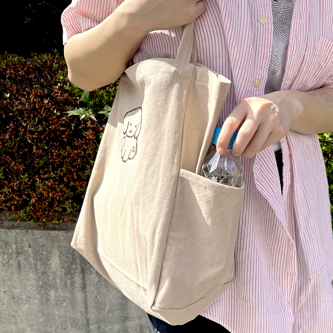 犬の刺繍トートバッグ（ベージュ）