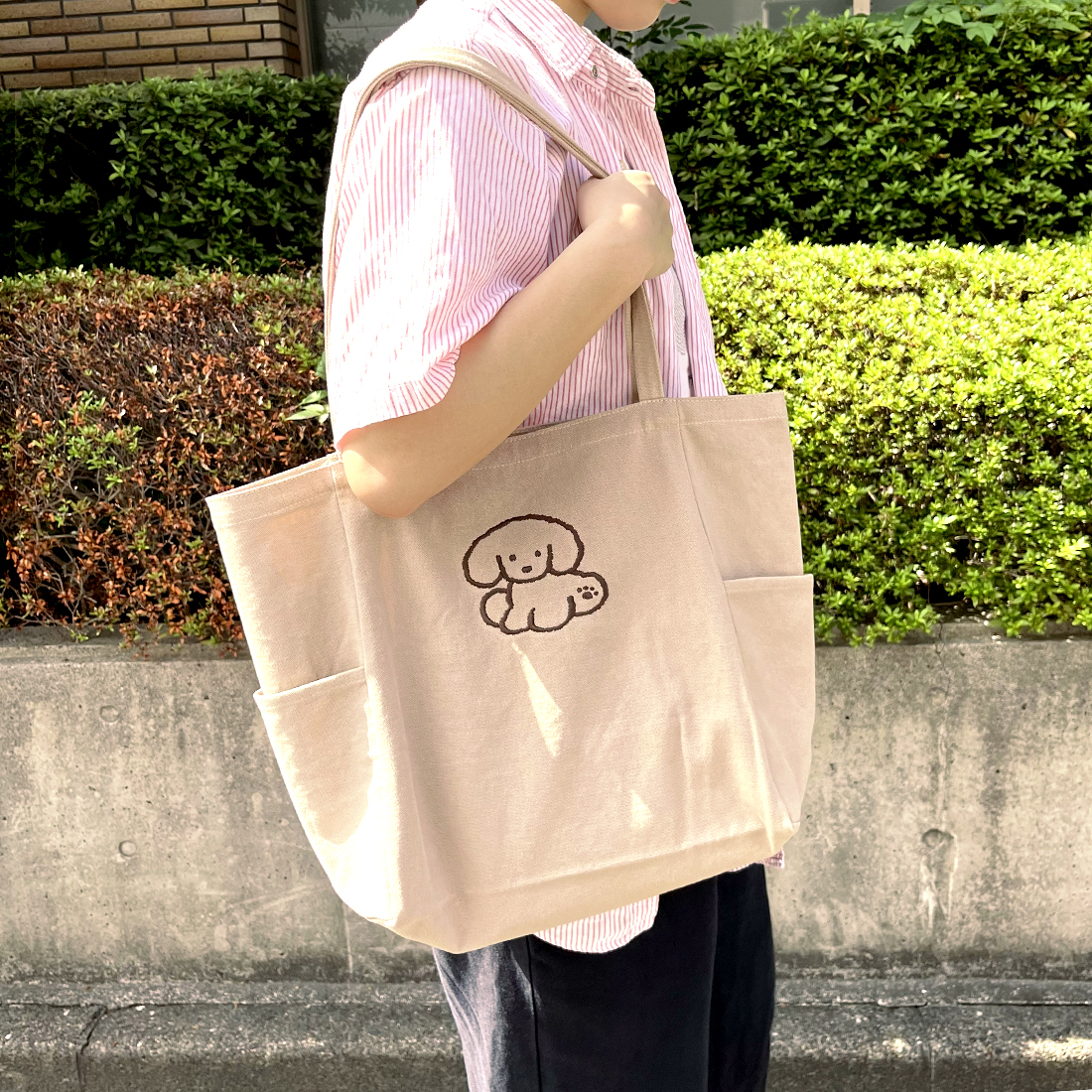 犬の刺繍トートバッグ（ベージュ）